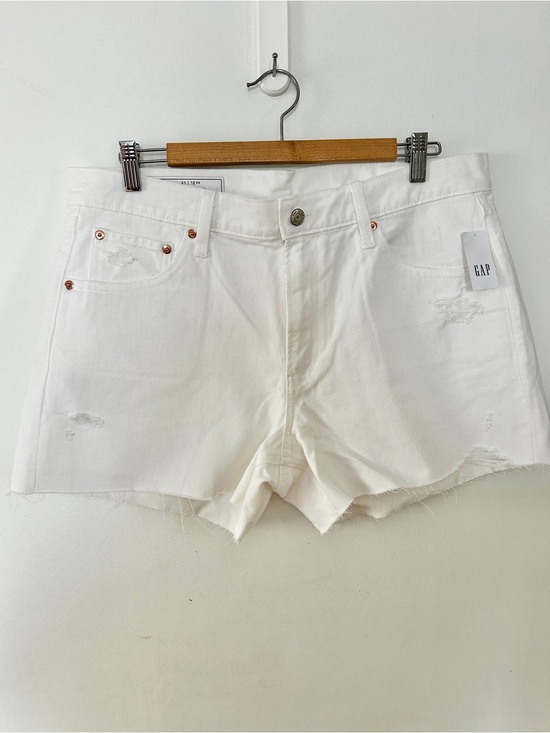 GAP Pants - GAP NWT Low Stride White Denim Shorts Sz 12/31 Relaxed Casual Boho Beach Coastal
